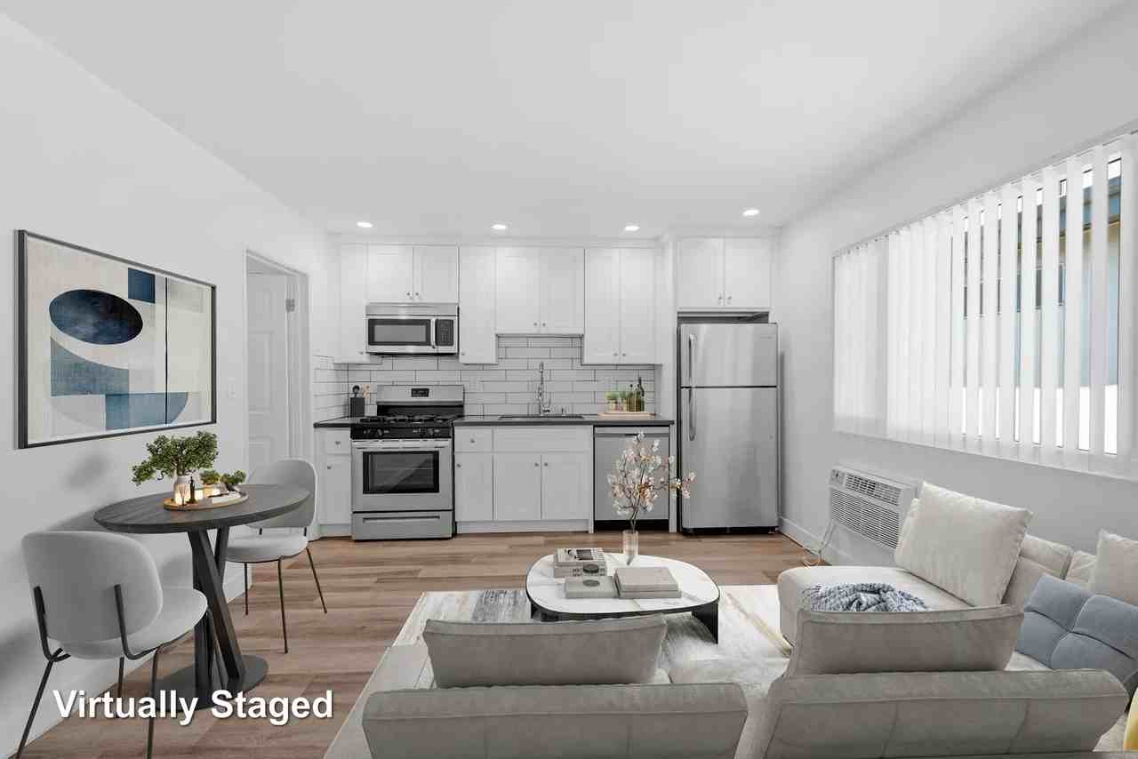 1240 W 29th St - Photo 4 of 49