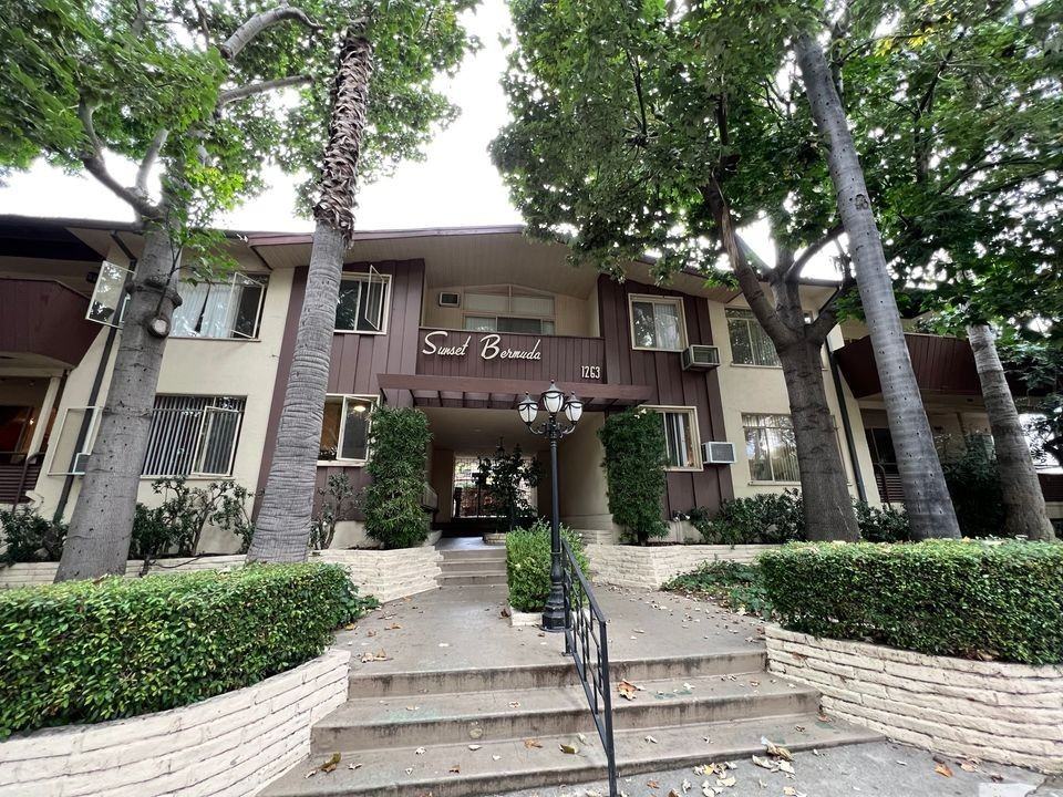 1263 N Hayworth - Photo 2 of 5