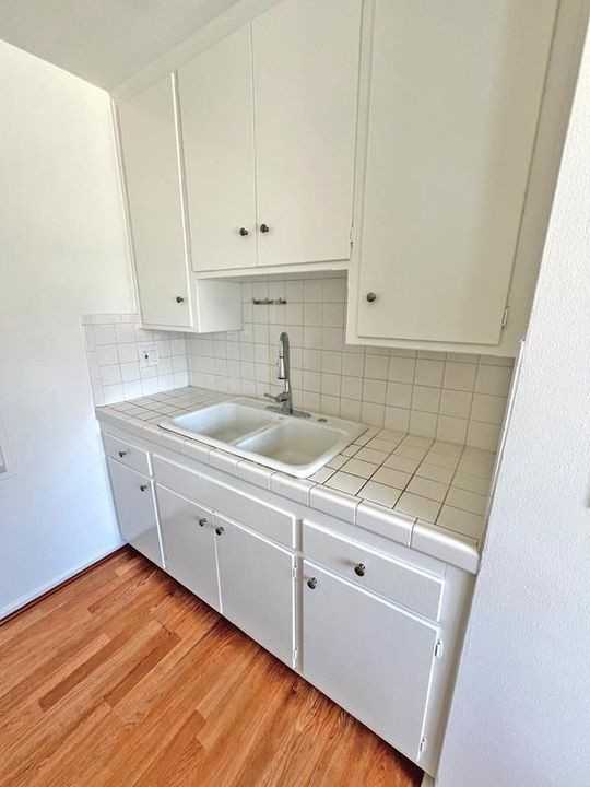 12716 Venice Blvd - Photo 4 of 44