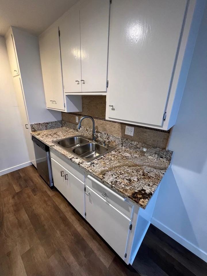 12716 Venice Blvd - Photo 5 of 50