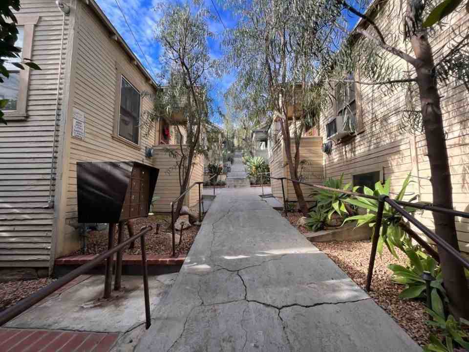 1306 W Sunset Blvd - Photo 2 of 3
