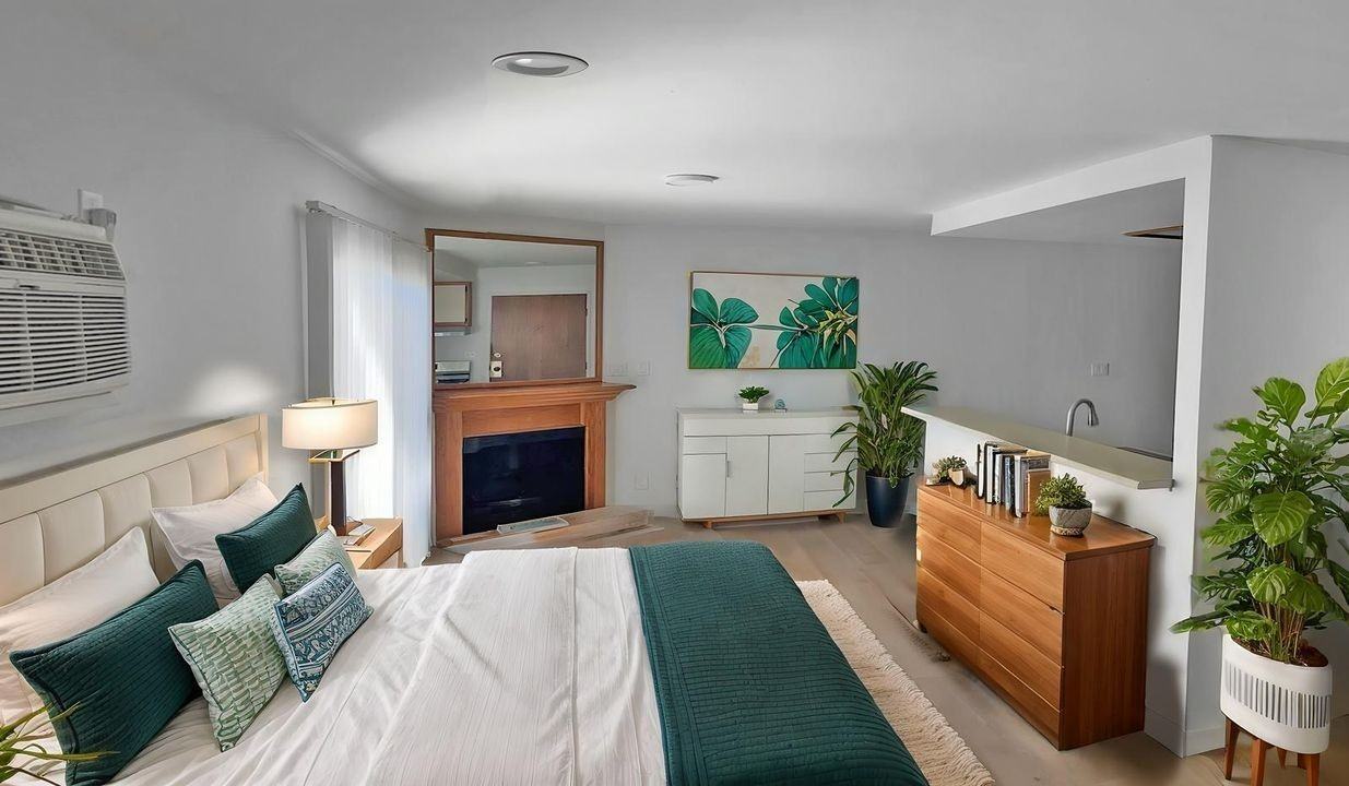 1321 N Vista St - Photo 3 of 50