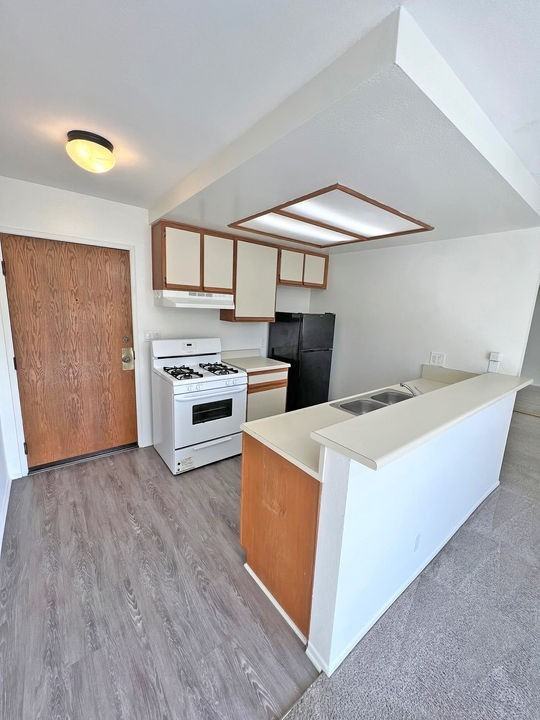 1321 N Vista St - Photo 6 of 50