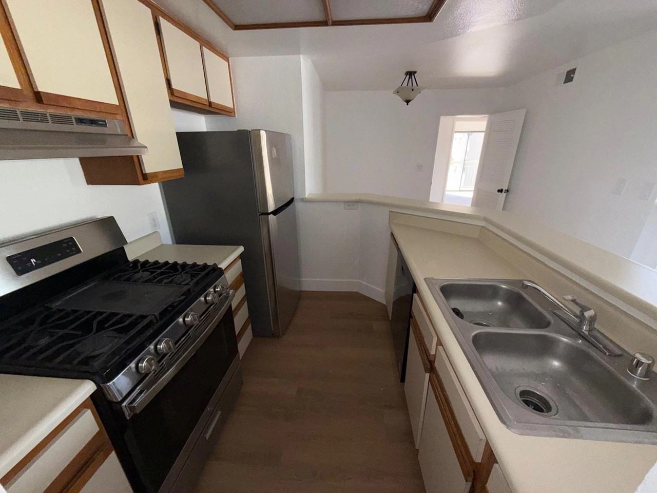 1321 N Vista St - Photo 3 of 50
