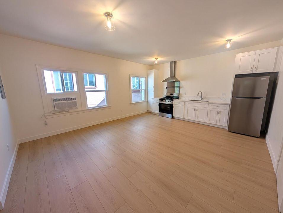 133 N Reno St - Photo 4 of 46