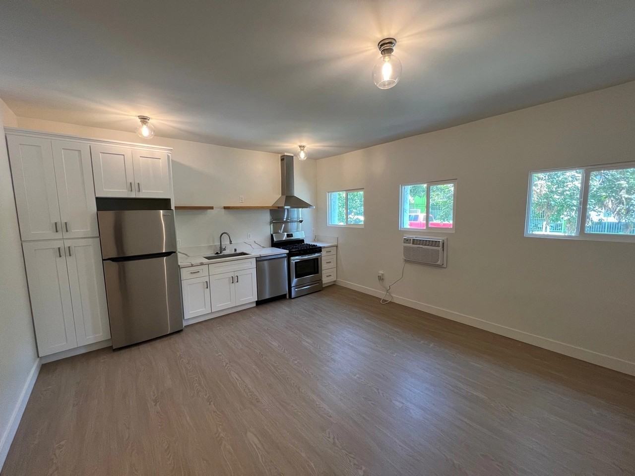 133 N Reno St - Photo 2 of 46