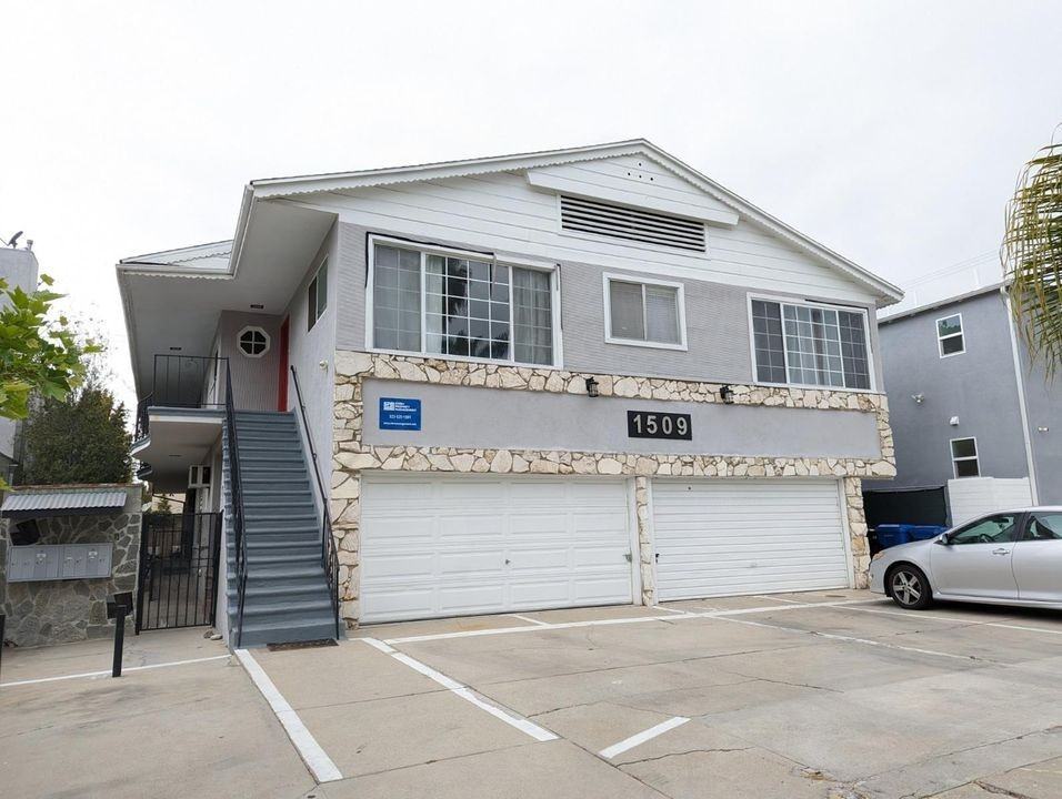 1509 S Orange Grove Ave - Photo 4 of 50