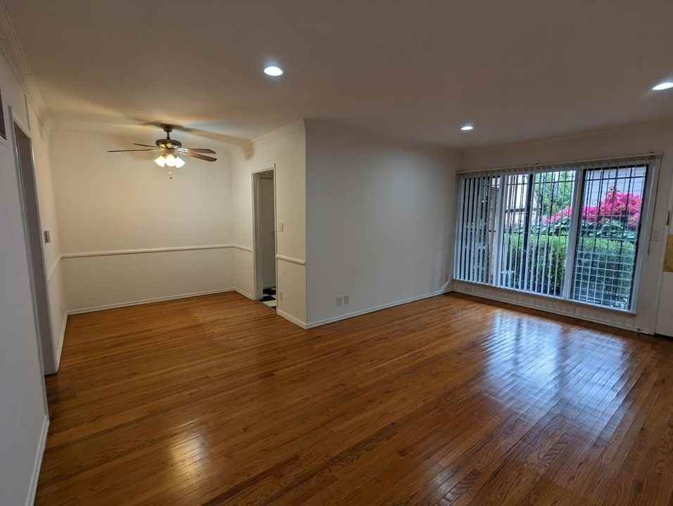 1514 S Orange Grove Ave - Photo 4 of 50