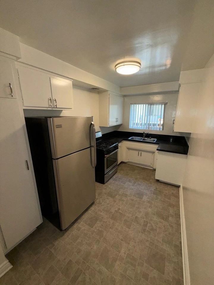 1514 S Orange Grove Ave - Photo 5 of 50