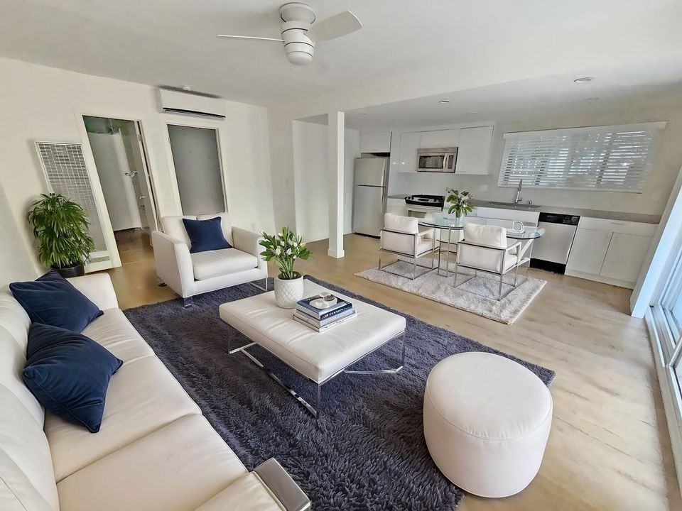 1543 Stanford St - Photo 7 of 50