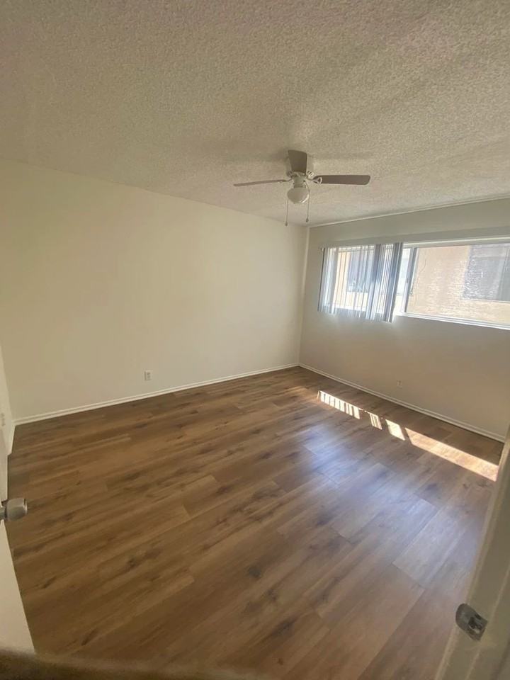 21809 Lanark - Photo 6 of 50