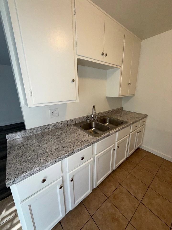 21809 Lanark - Photo 6 of 50