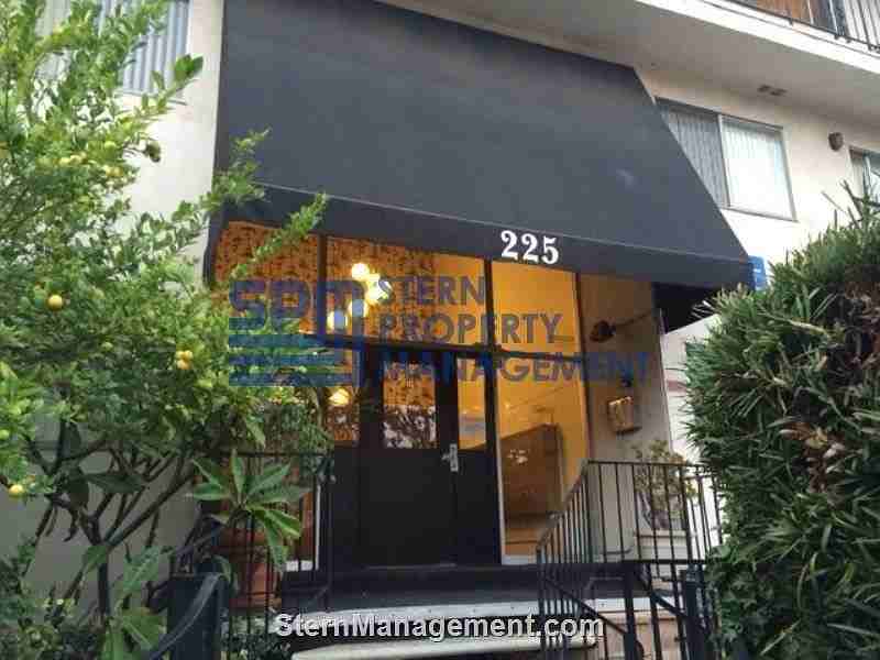 225 Montana Ave - Photo 2 of 50