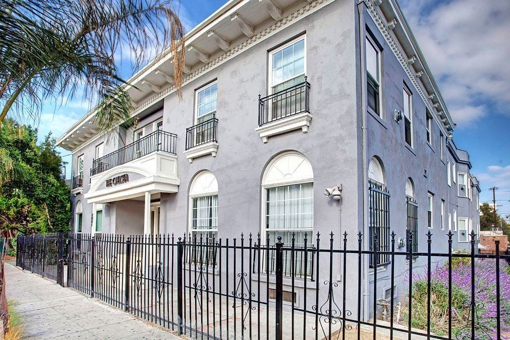 2801 San Marino Street - Photo 2 of 50