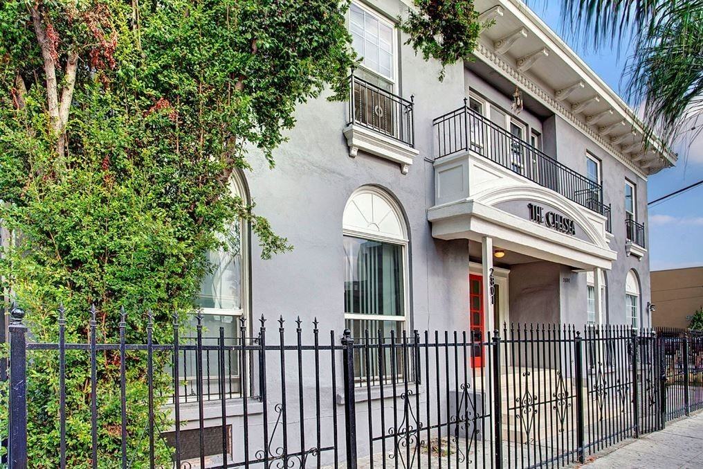 2801 San Marino Street - Photo 4 of 50