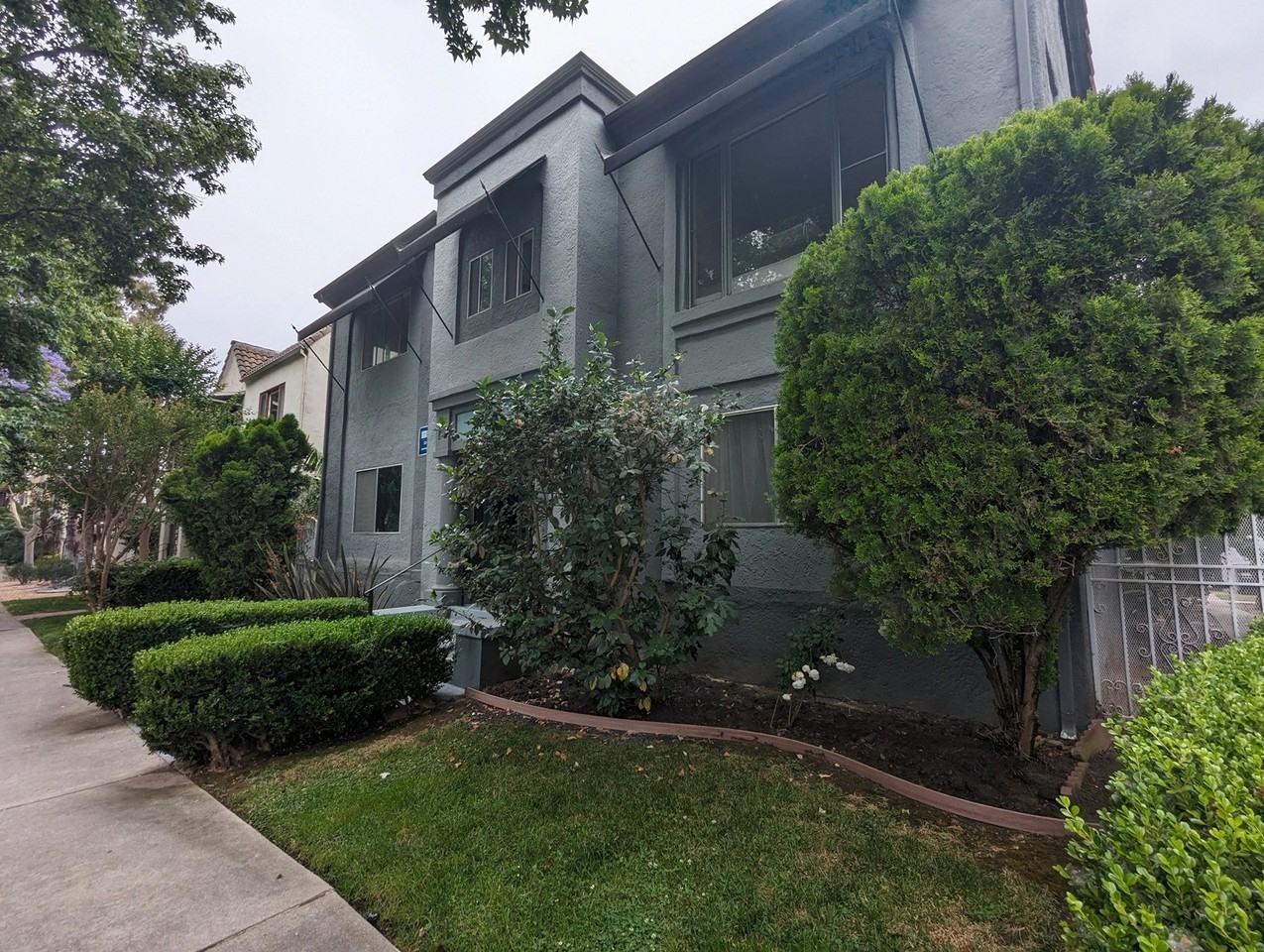 335 N Orange Grove Ave - Photo 2 of 4