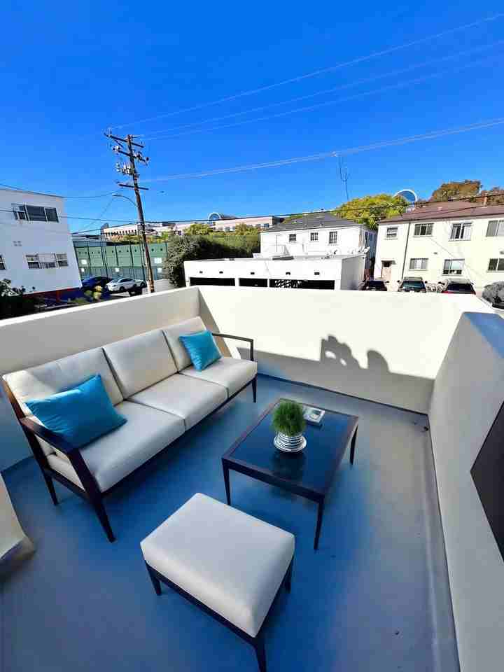 349 N Palm Dr - Photo 6 of 29
