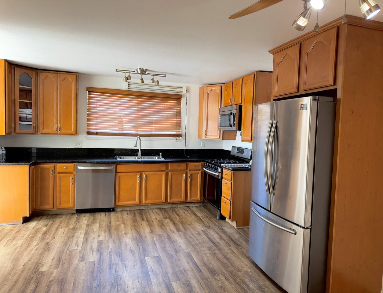 7091 Eckstrom Ave #NA - Photo 2 of 10