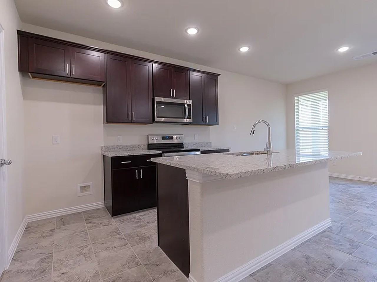 1028 Park Oak Ln #NA - Photo 4 of 23