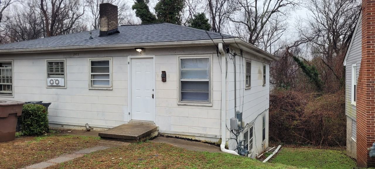 903 Martin St #B - Photo 2 of 8