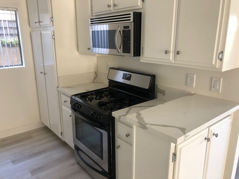 408 N Venice Blvd - Photo 6 of 33