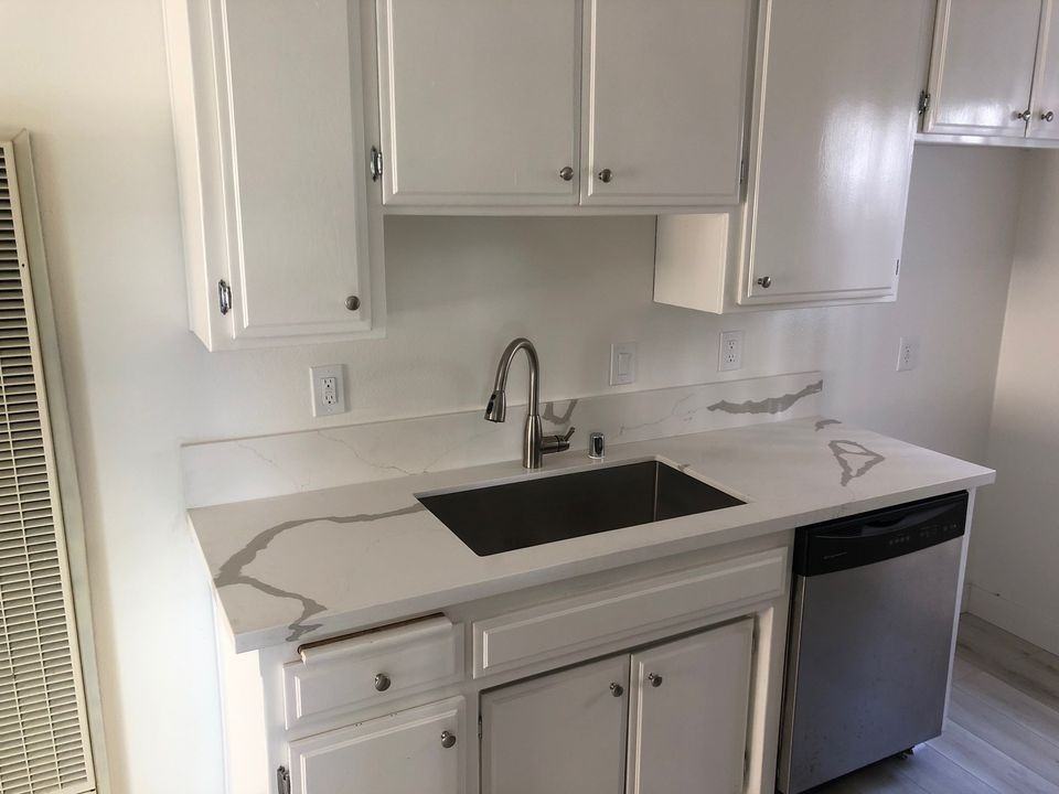 408 N Venice Blvd - Photo 7 of 33