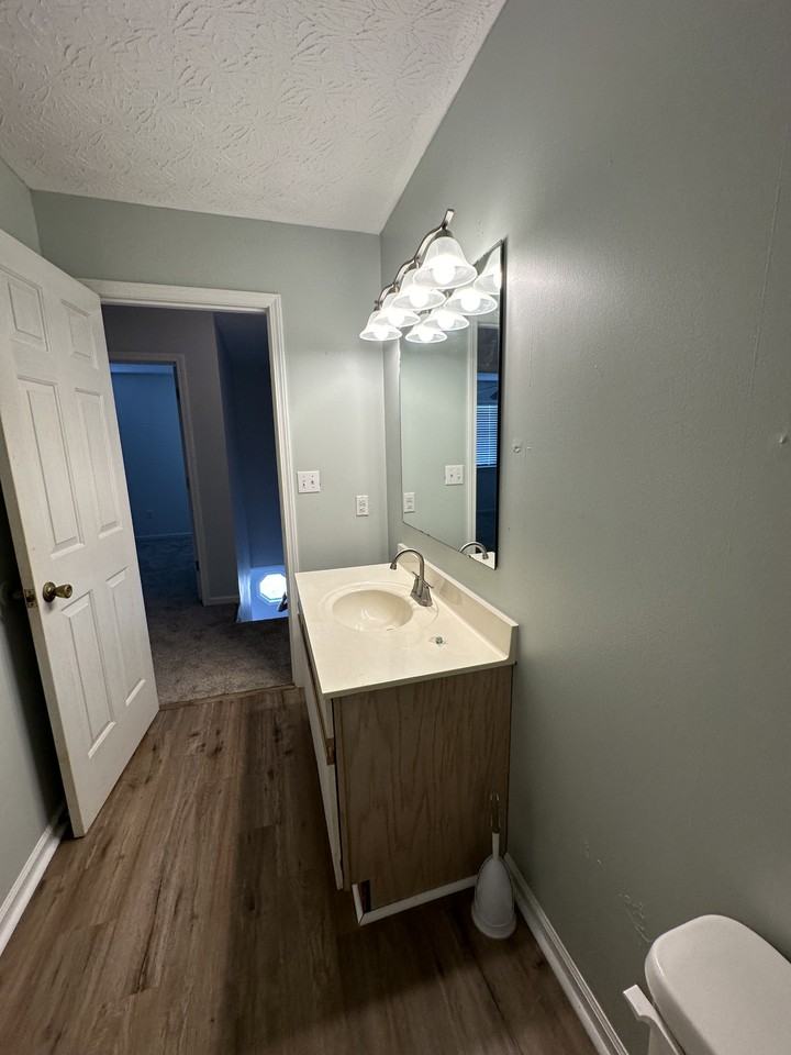 2 Green Meadow Ln #C - Photo 6 of 12