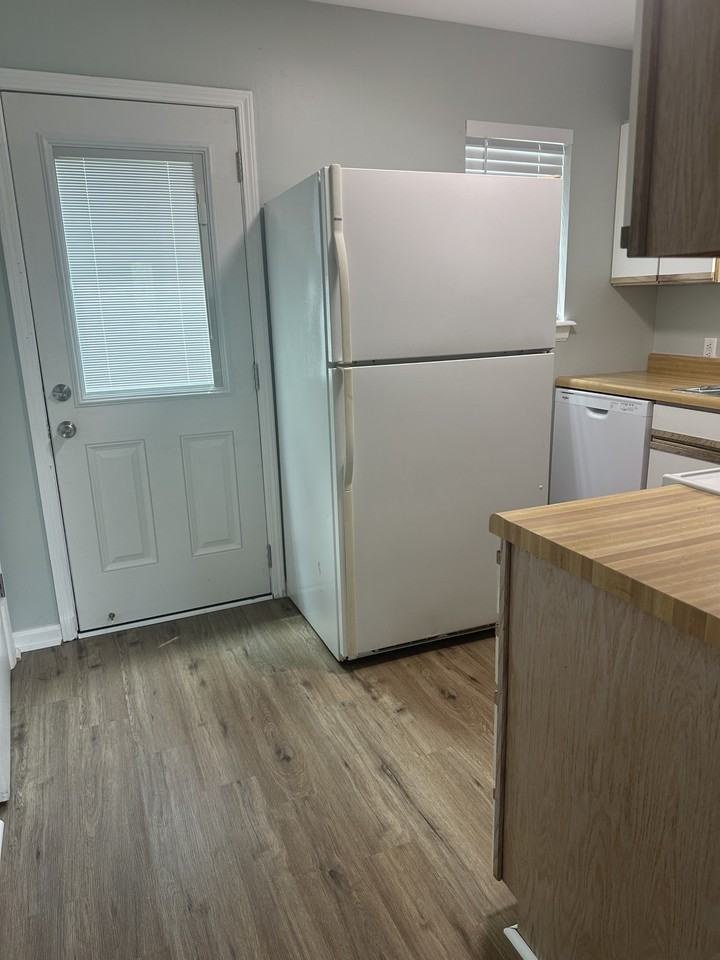 2 Green Meadow Ln #C - Photo 7 of 12