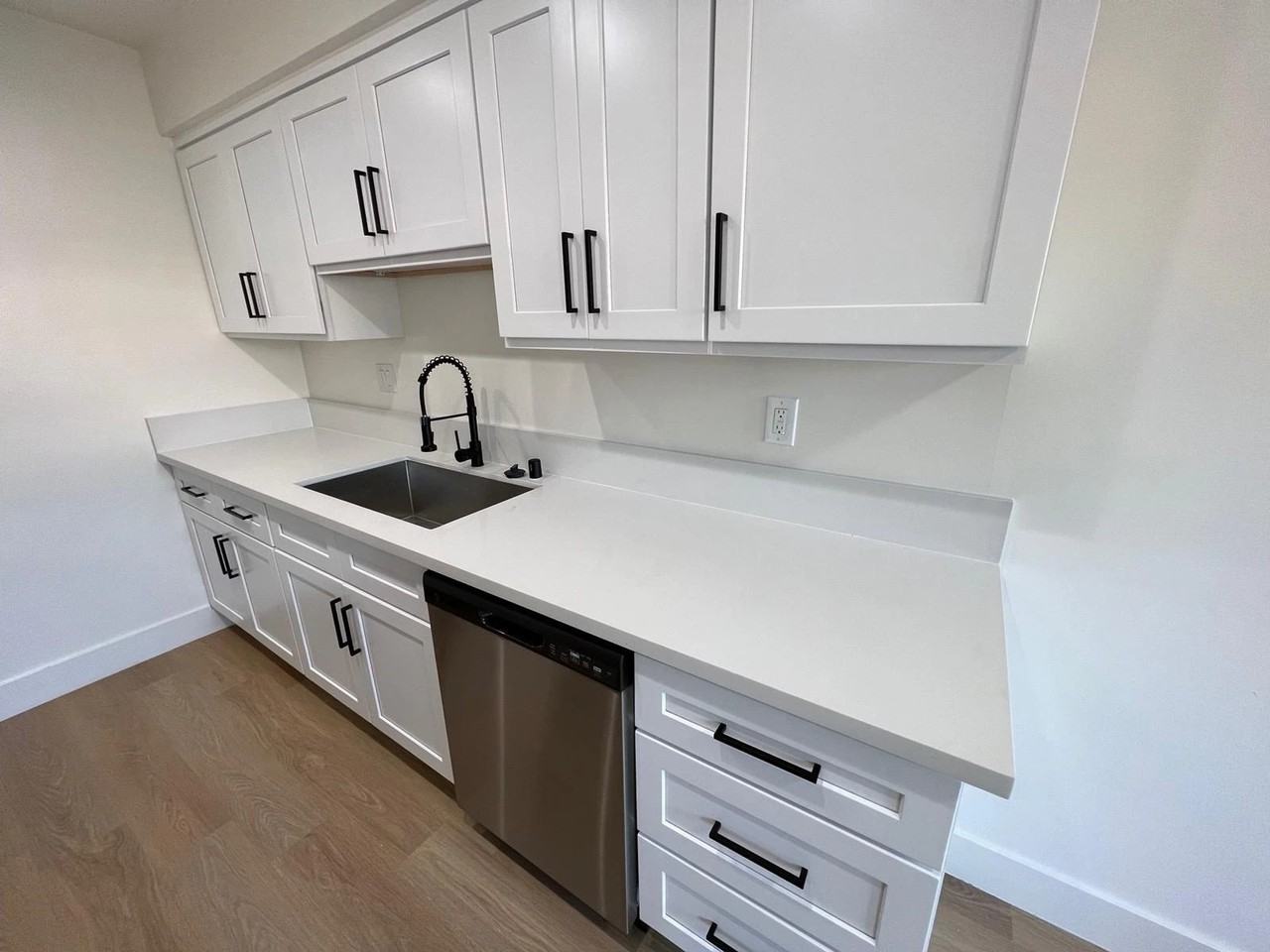 4159 Elenda St - Photo 6 of 50