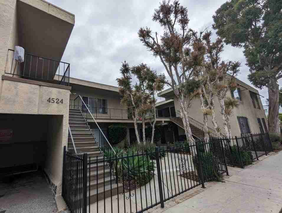 4524 S Slauson Ave - Photo 2 of 50