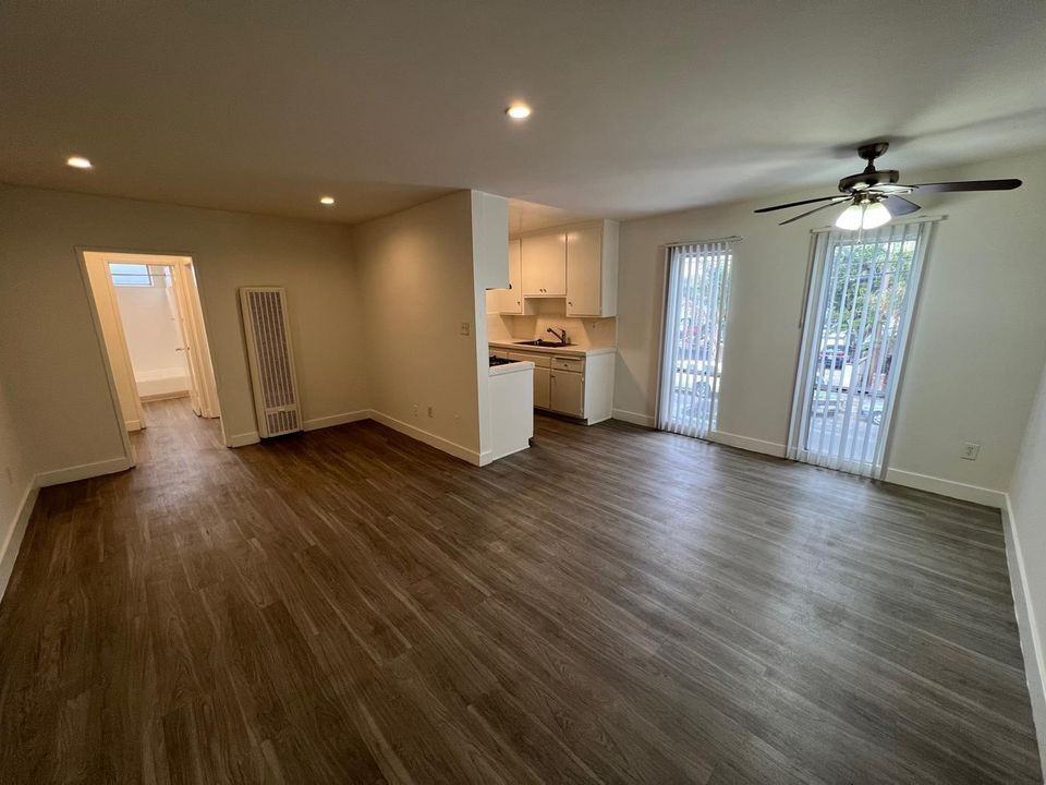 4524 S Slauson Ave - Photo 5 of 50