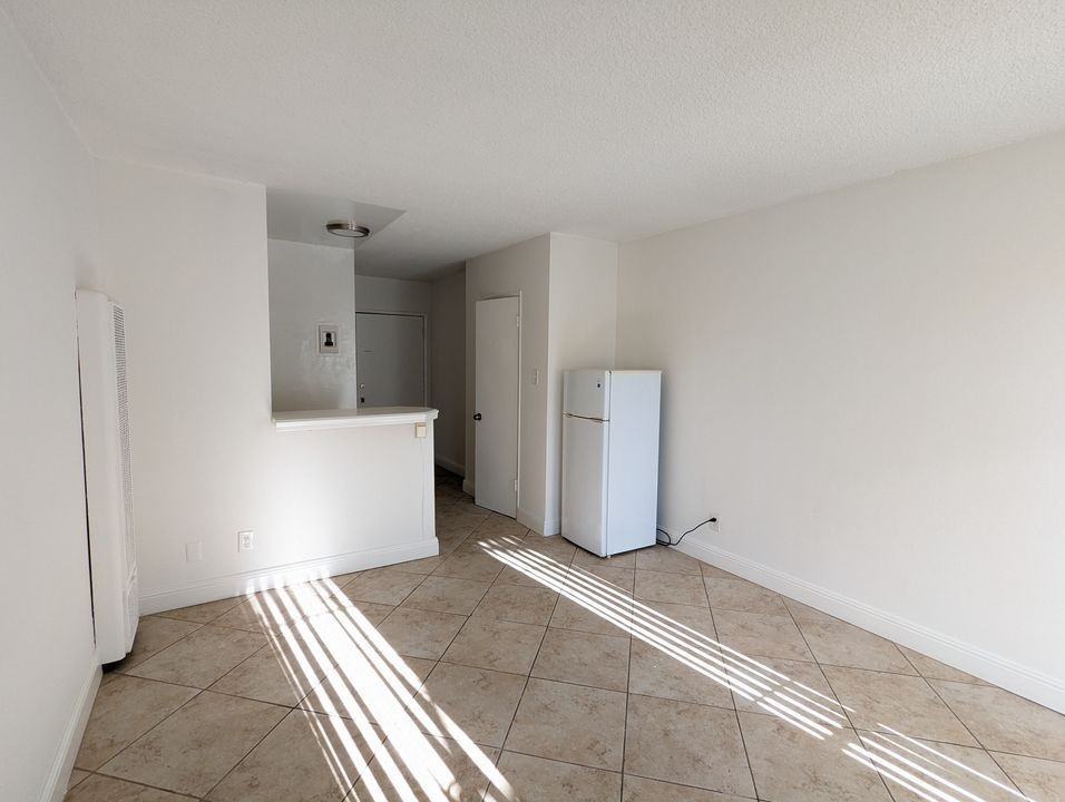 4524 S Slauson Ave - Photo 4 of 50