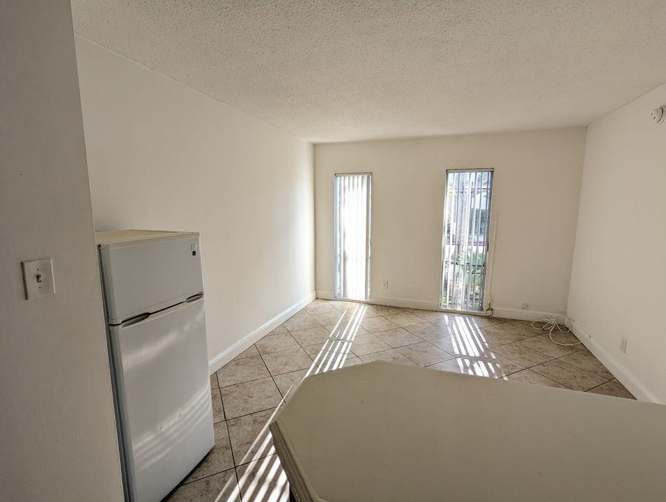 4524 S Slauson Ave - Photo 6 of 50