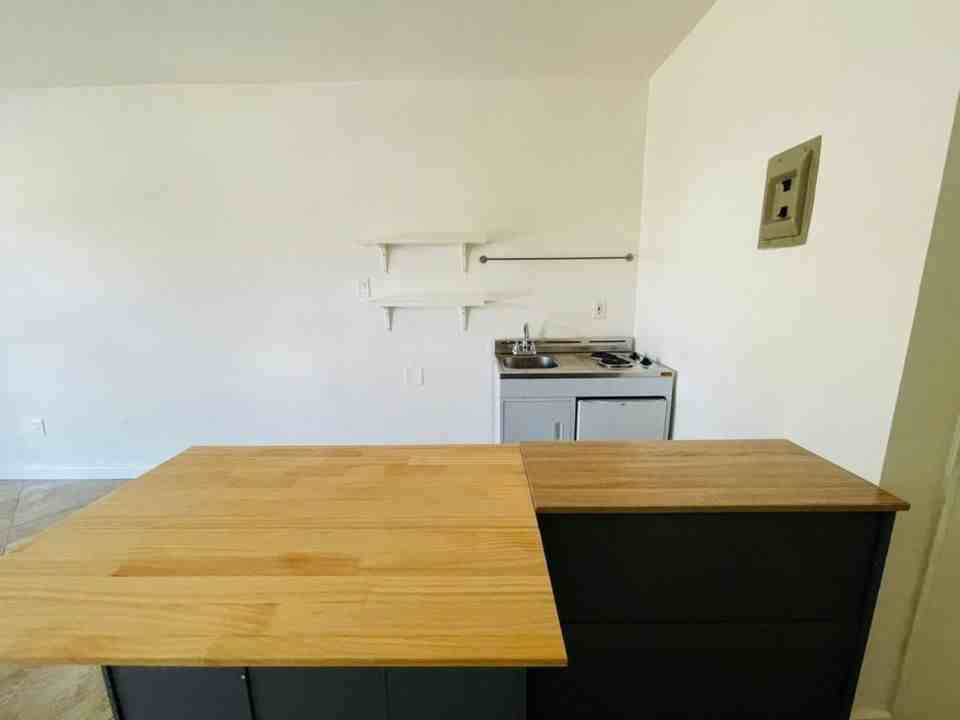 4524 S Slauson Ave - Photo 7 of 50