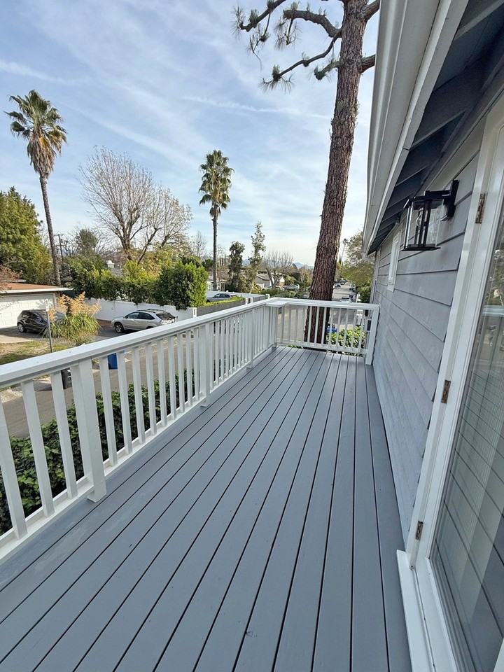 4530 Whitsett Ave - Photo 2 of 50