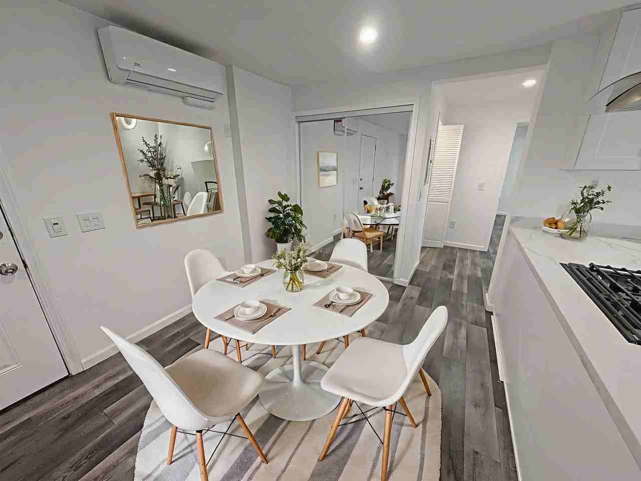 4530 Whitsett Ave - Photo 4 of 50
