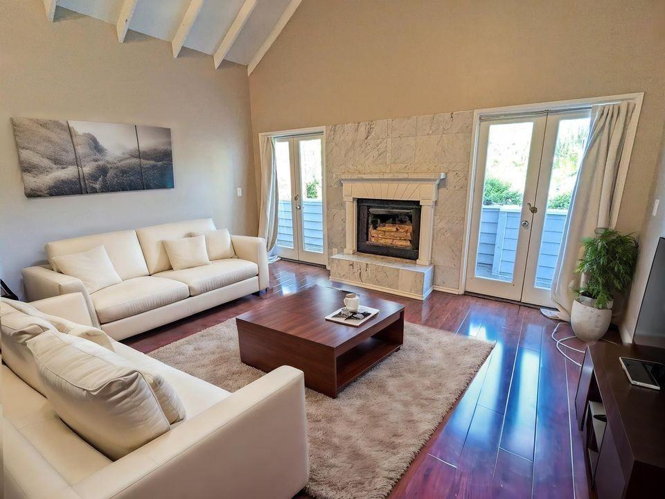 4530 Whitsett Ave - Photo 3 of 50