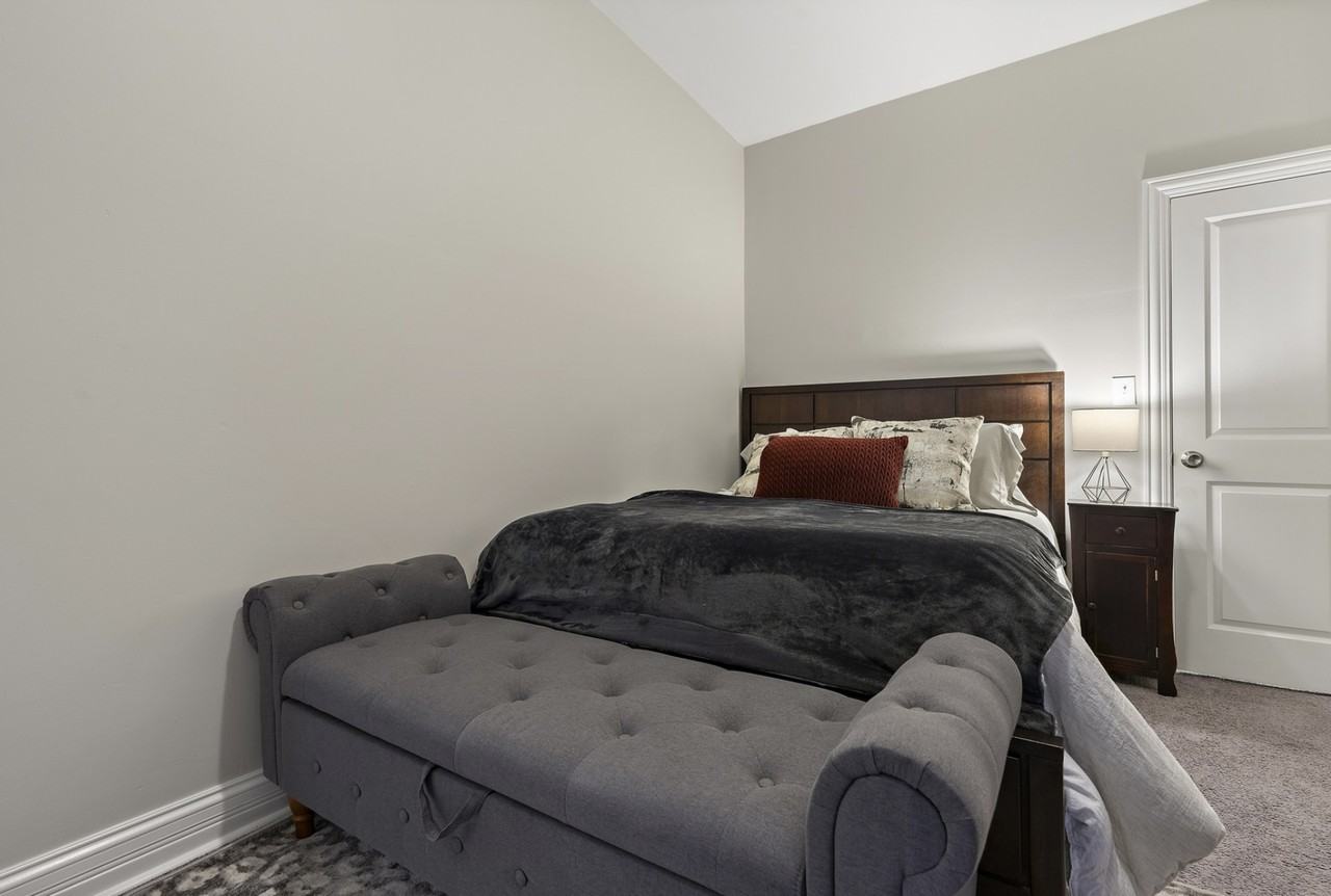 6145 S Eberhart Ave #1 - Photo 7 of 24