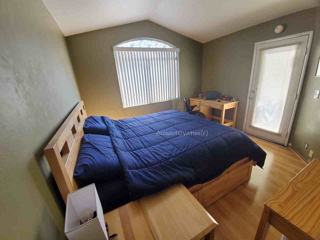 1305 Jamaica Ln - Photo 4 of 15