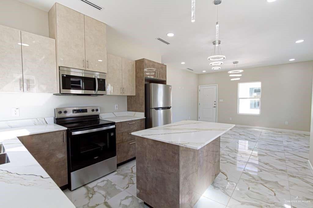 404 N Emerald Ave #1 - Photo 2 of 15