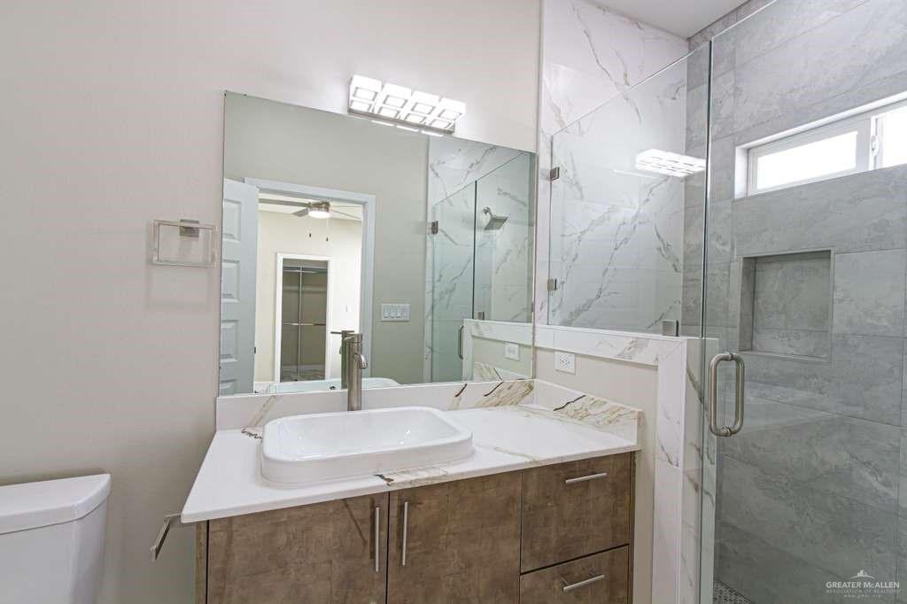 404 N Emerald Ave #1 - Photo 4 of 15