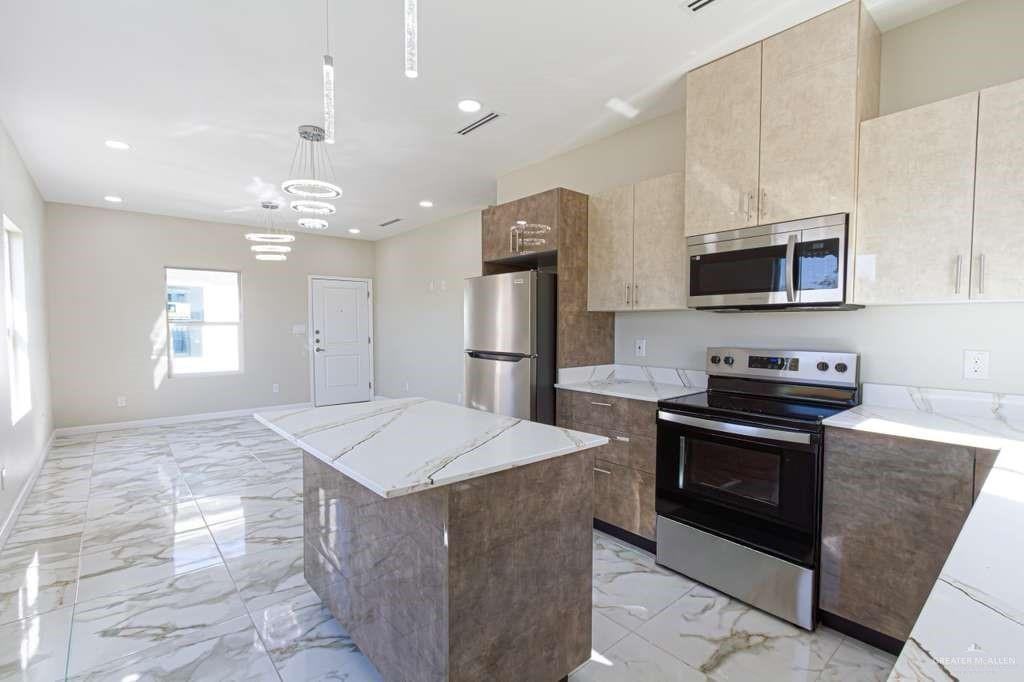 404 N Emerald Ave #1 - Photo 6 of 15