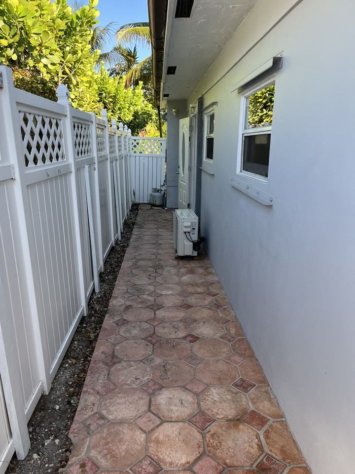 9400 Sw 15th St #NA - Photo 2 of 12