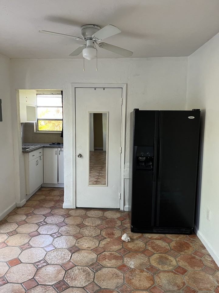 9400 Sw 15th St #NA - Photo 7 of 12