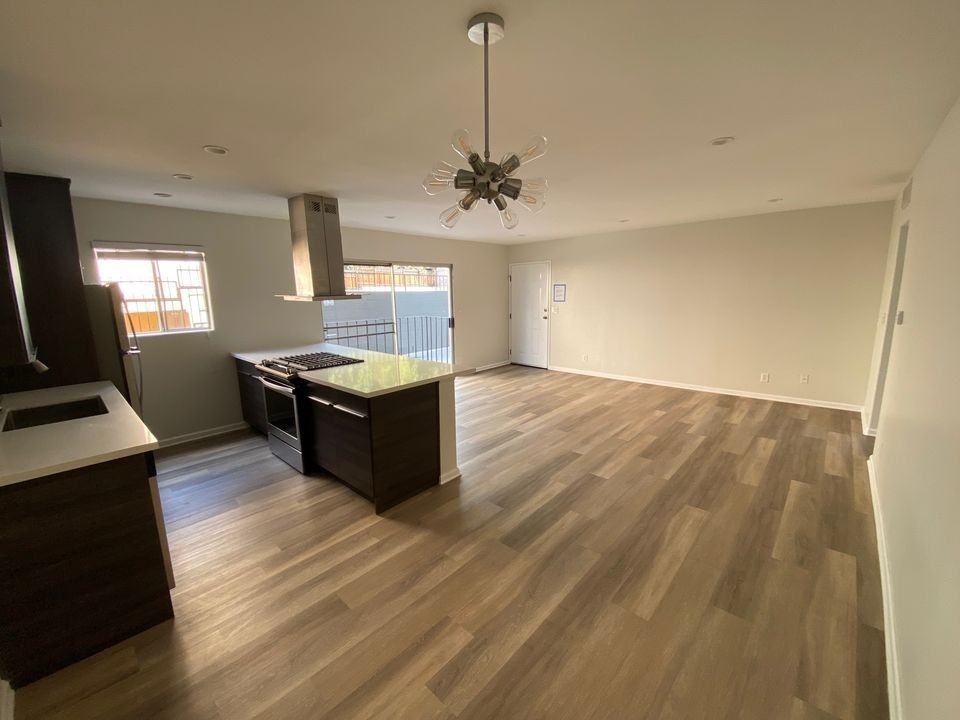 520 N Virgil Ave - Photo 7 of 45