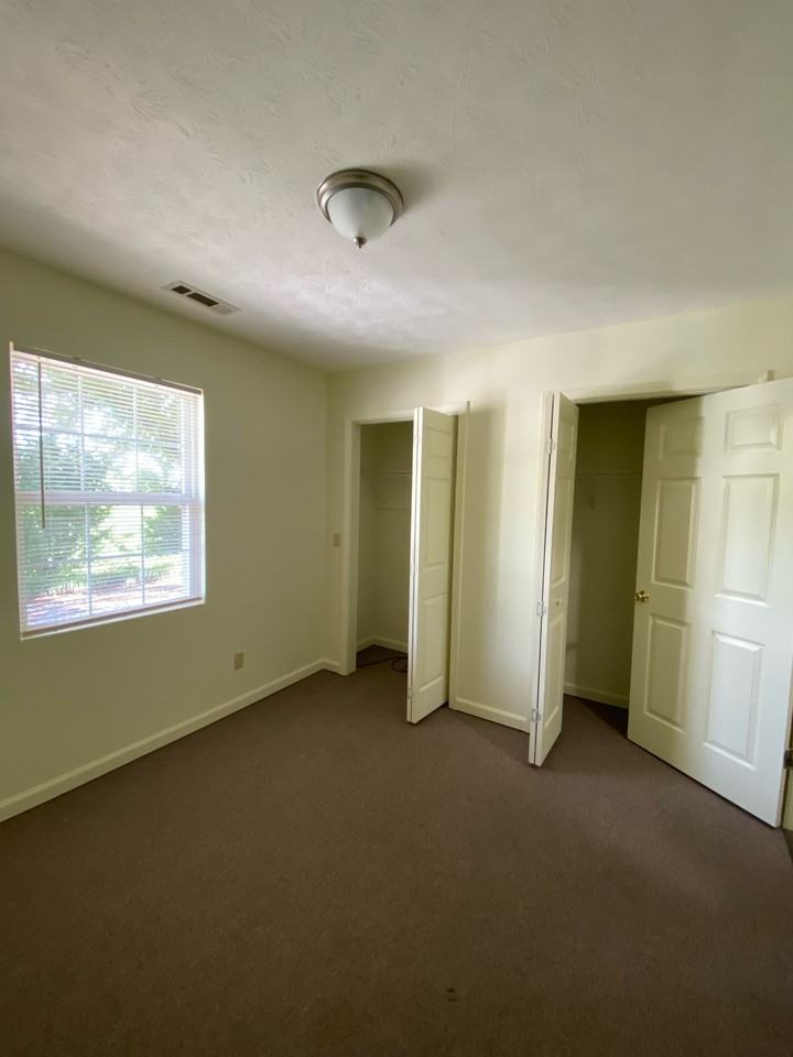145 Knight Rd #4 - Photo 3 of 10