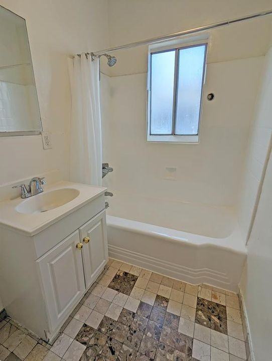 1811 N. Garfield Pl. - Photo 7 of 34