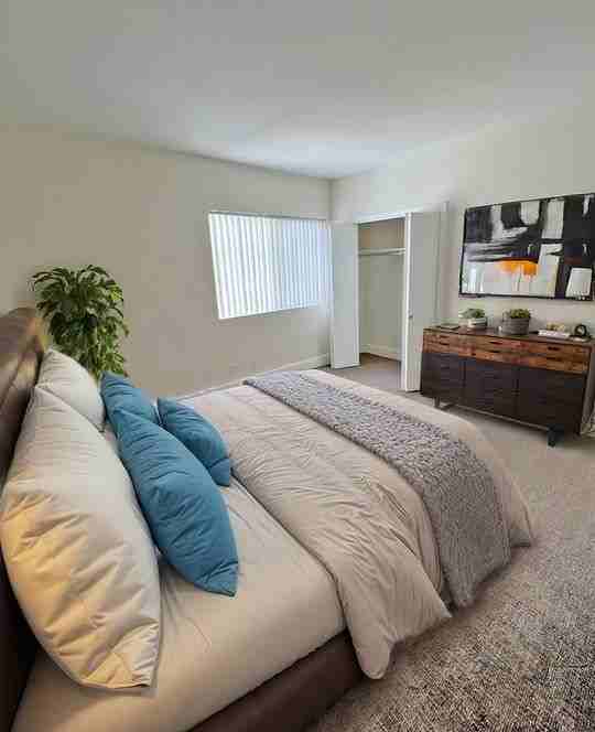 6100 Buckingham Pkwy - Photo 4 of 50