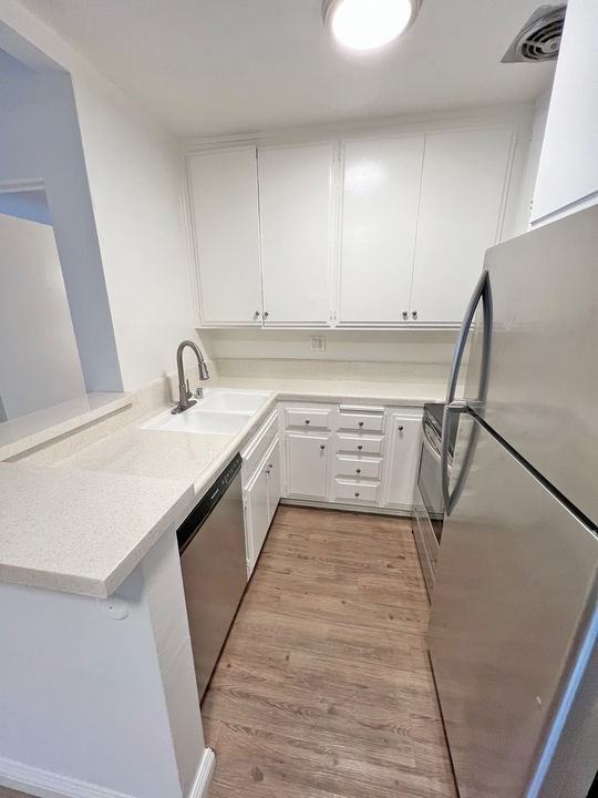 10760 Rose Ave. - Photo 6 of 50