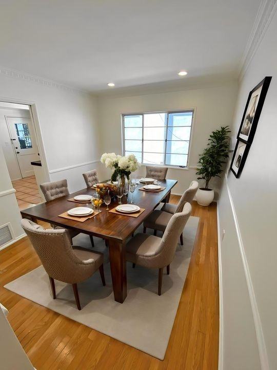 817 S Windsor Blvd - Photo 4 of 46